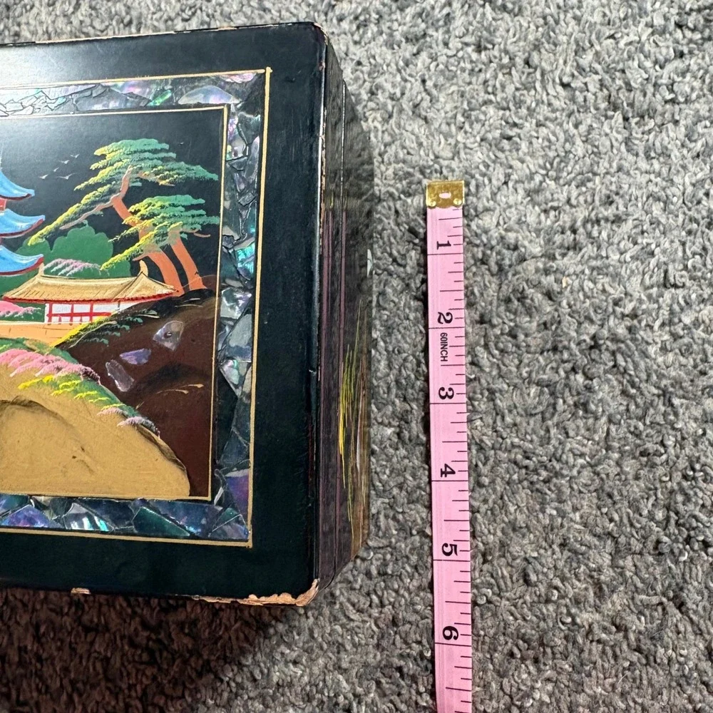 Vintage Japanese Lacquer Jewelry Box Hand‎ Painted Pagoda Scene Inlay Music Box